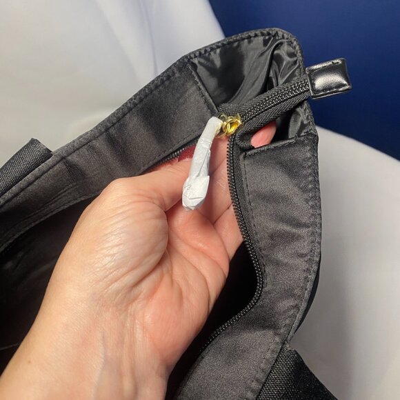 Victoria’s Secret Fashion Show 2025 Bling Angel Wings Tote Bag Weekender Zip NWT - Picture 5 of 10